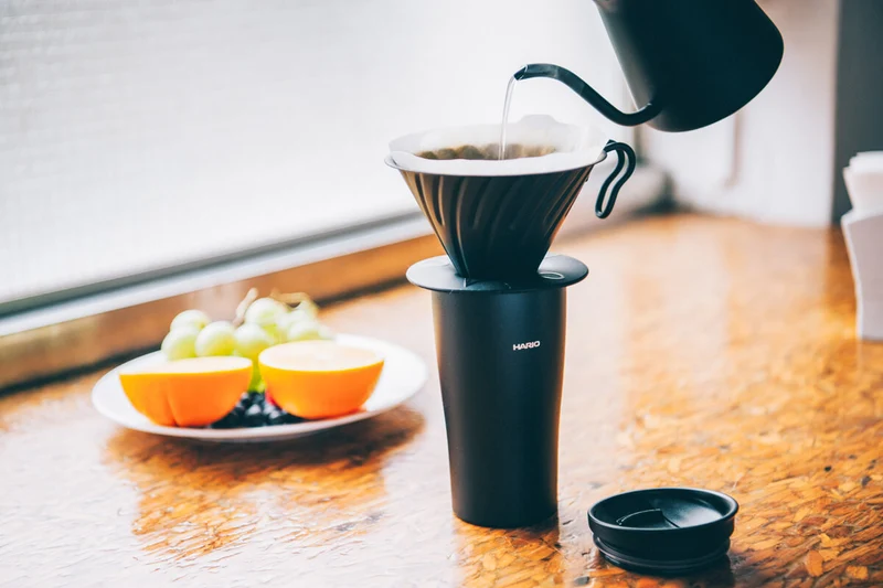Hario V60-02 Dripper aus Stahl und Kupfer