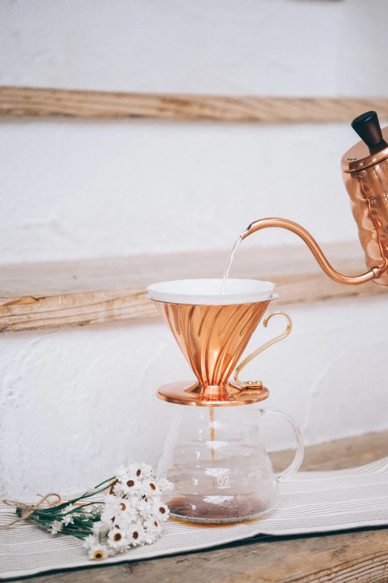 Hario V60-02 Dripper aus Stahl und Kupfer