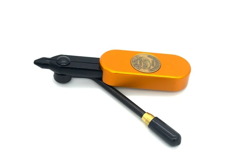 Medallion-Serie: Nur Kopf mit Mückenkiefern – Orange Ember