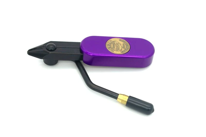 Medallion-Serie – Nur Kopf mit Monsterkiefer – Ultraviolett