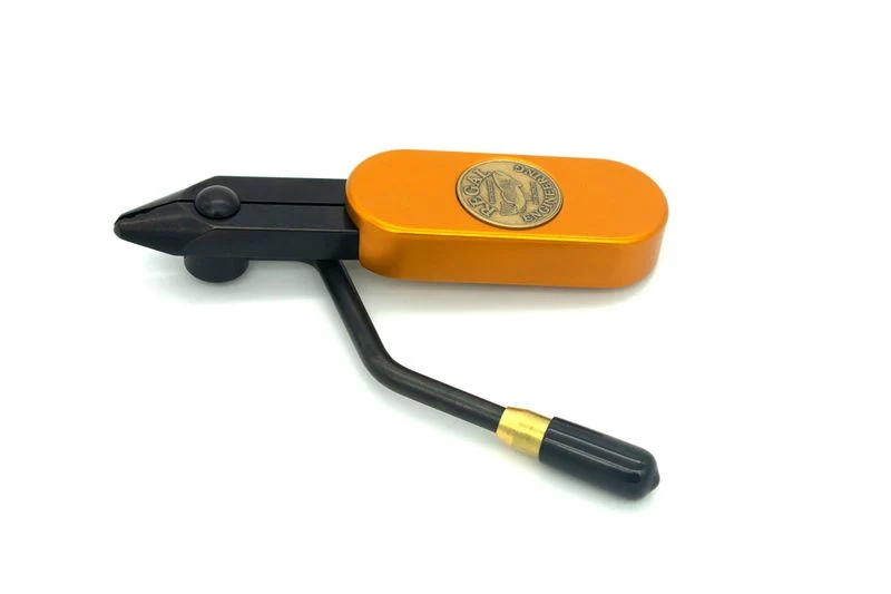 Medaillon-Serie: Nur Kopf mit Monsterkiefer – Orange Ember