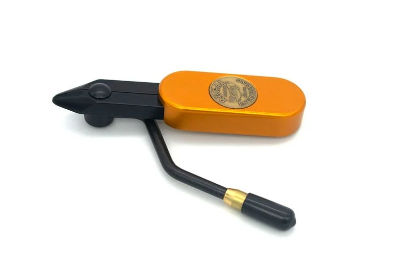 Medallion-Serie: Nur Kopf mit Großwildkiefer – Orange Ember