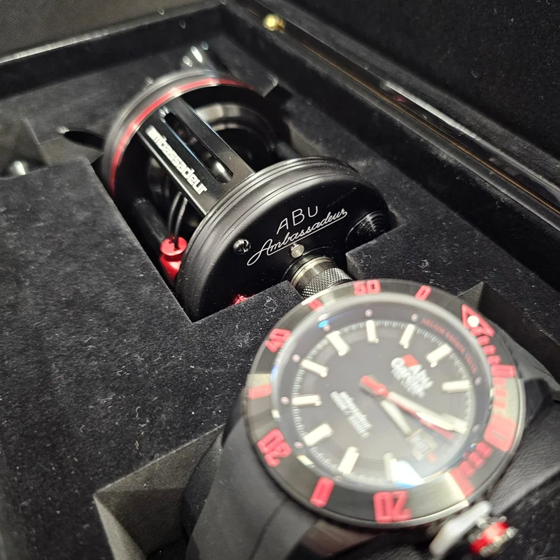 Abu Garcia Abu Garcia N.B. - Ambassadeur New Century Edition Ursprung Rolle RH + Uhr