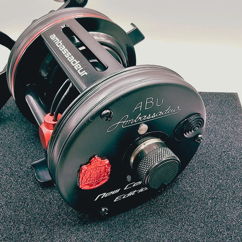 Abu Garcia Abu Garcia N.B. - Ambassadeur New Century Edition Ursprung Rolle RH + Uhr
