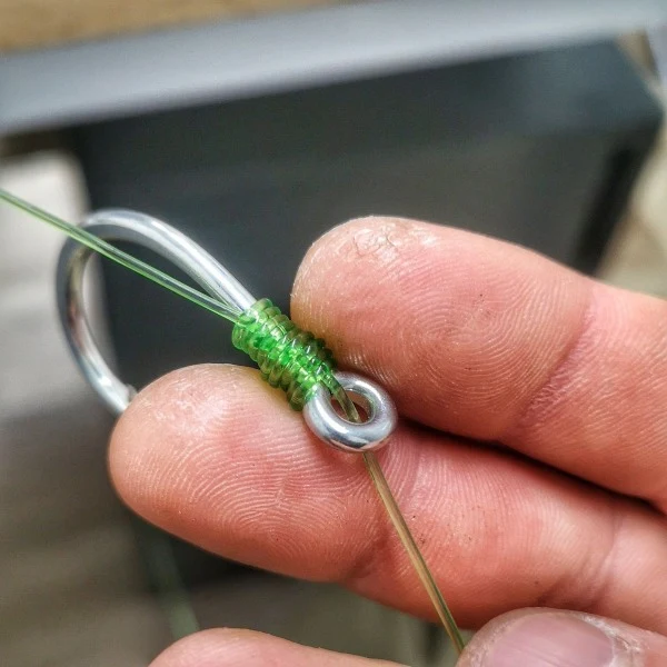 Dudis Knot Tool "Der Knotenbinder" für große Angelhaken