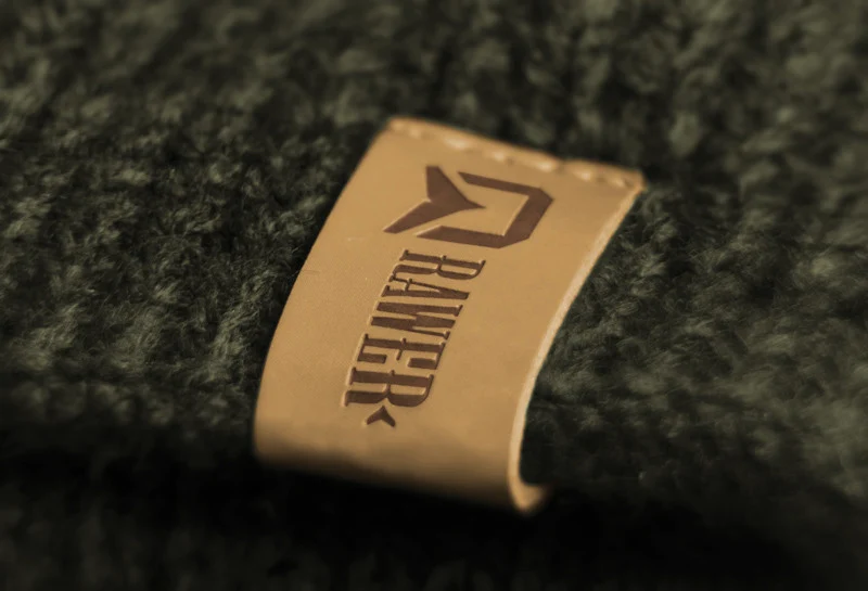 Delphin RAWER Wintermütze | Warme Strickmütze für Angler | Beanie in Olive-Grün