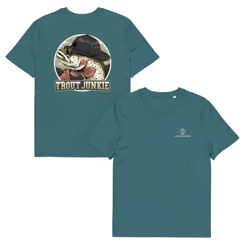 🎣 „Trout Junkie“ Bio-T-Shirt – Für alle, die Forellen lieben | Angelherz® Streetwear für Angler