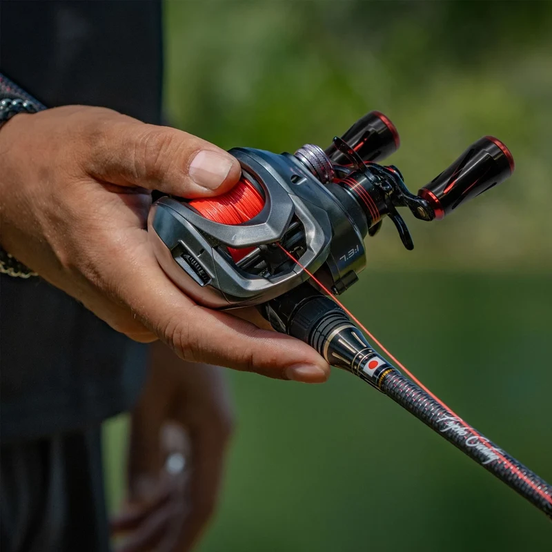 Senshu Psycho Low Profile Cast – Baitcaster Rolle für modernes Raubfischangeln