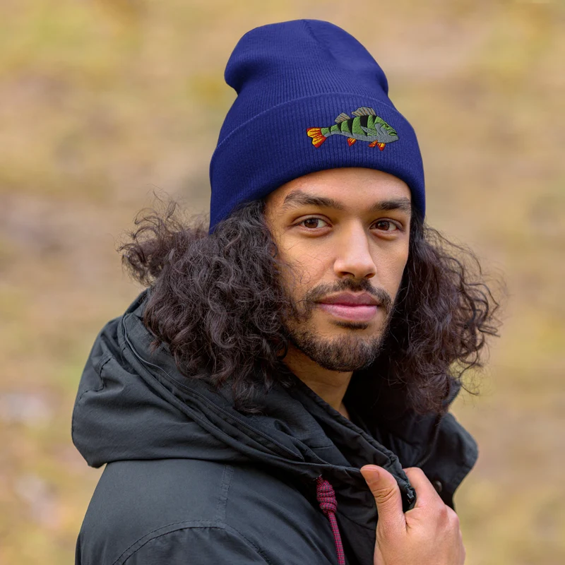 Beanie mit Barsch Stickerei