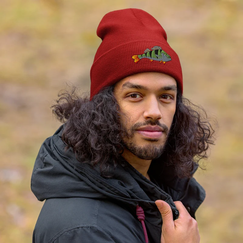 Beanie mit Barsch Stickerei