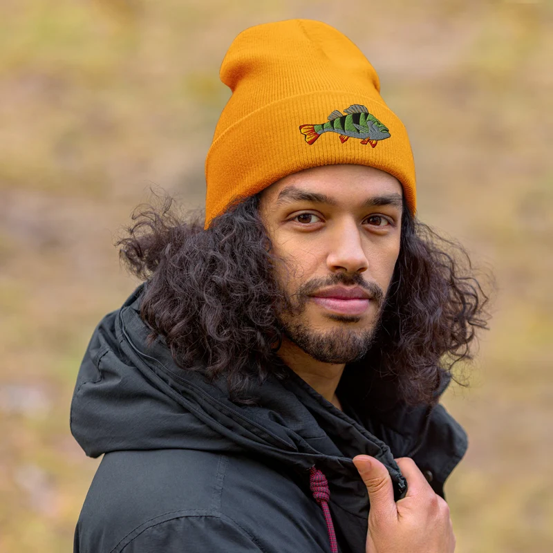 Beanie mit Barsch Stickerei