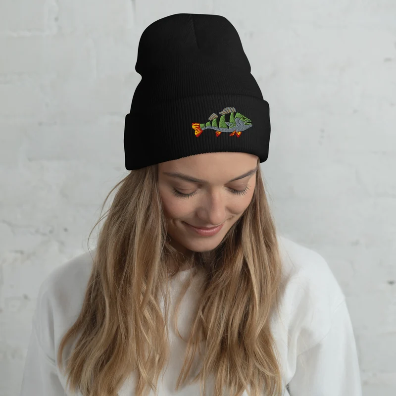 Beanie mit Barsch Stickerei