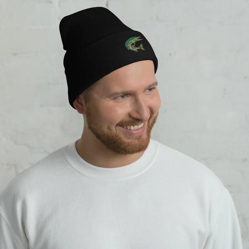 Beanie mit Hecht Stickerei
