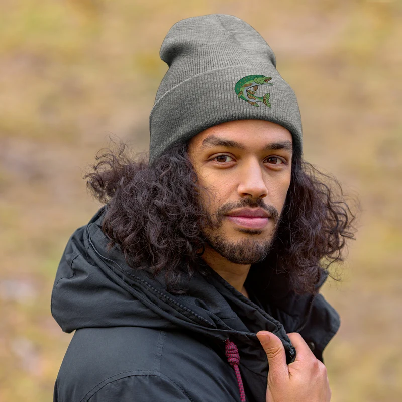 Beanie mit Hecht Stickerei
