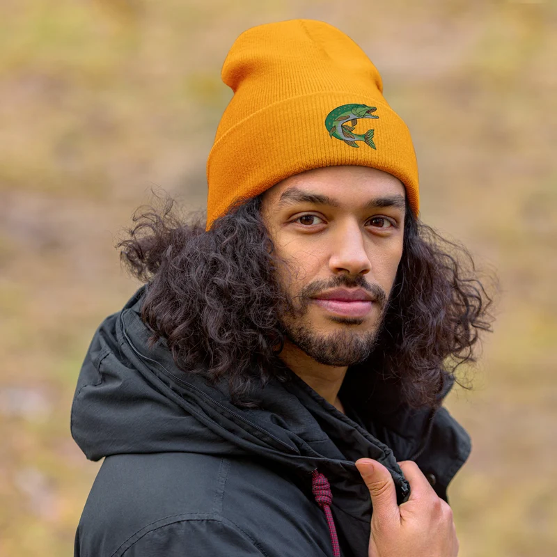 Beanie mit Hecht Stickerei
