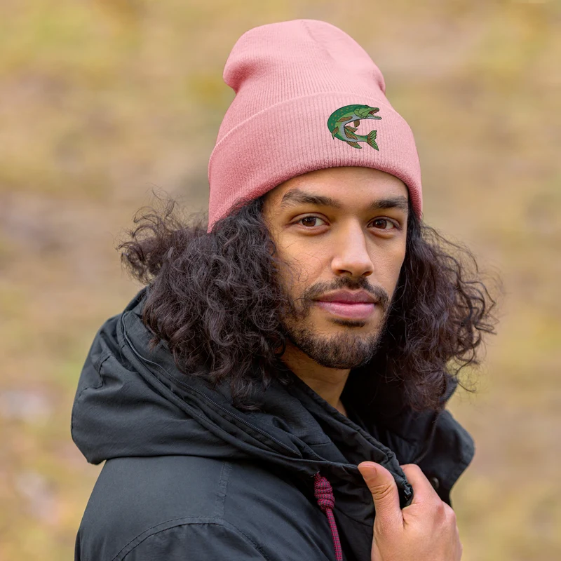 Beanie mit Hecht Stickerei