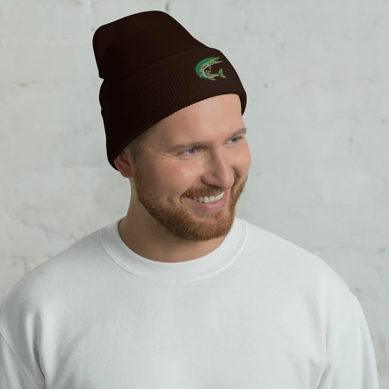 Beanie mit Hecht Stickerei